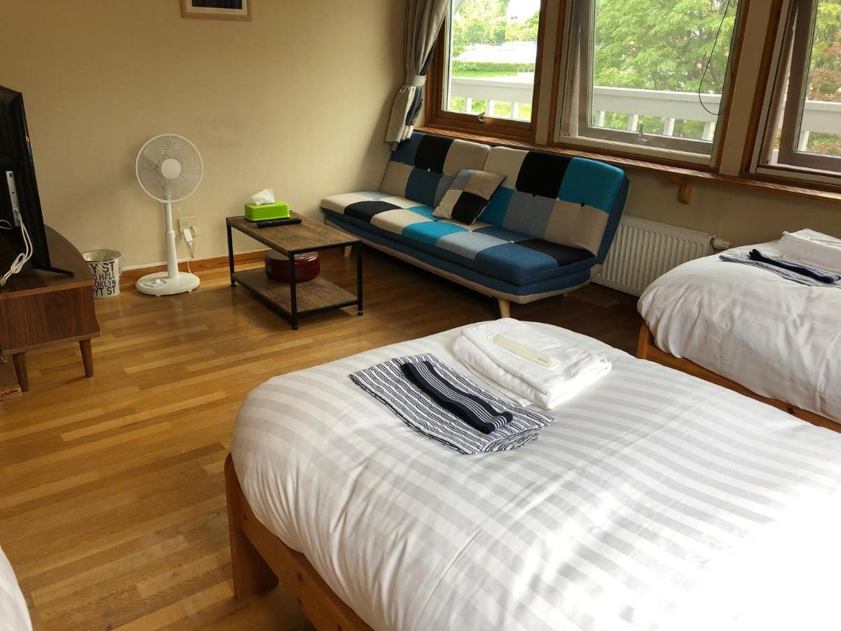 Rusutsu Lodges Pension Lilla Huset Нисеко Екстериор снимка